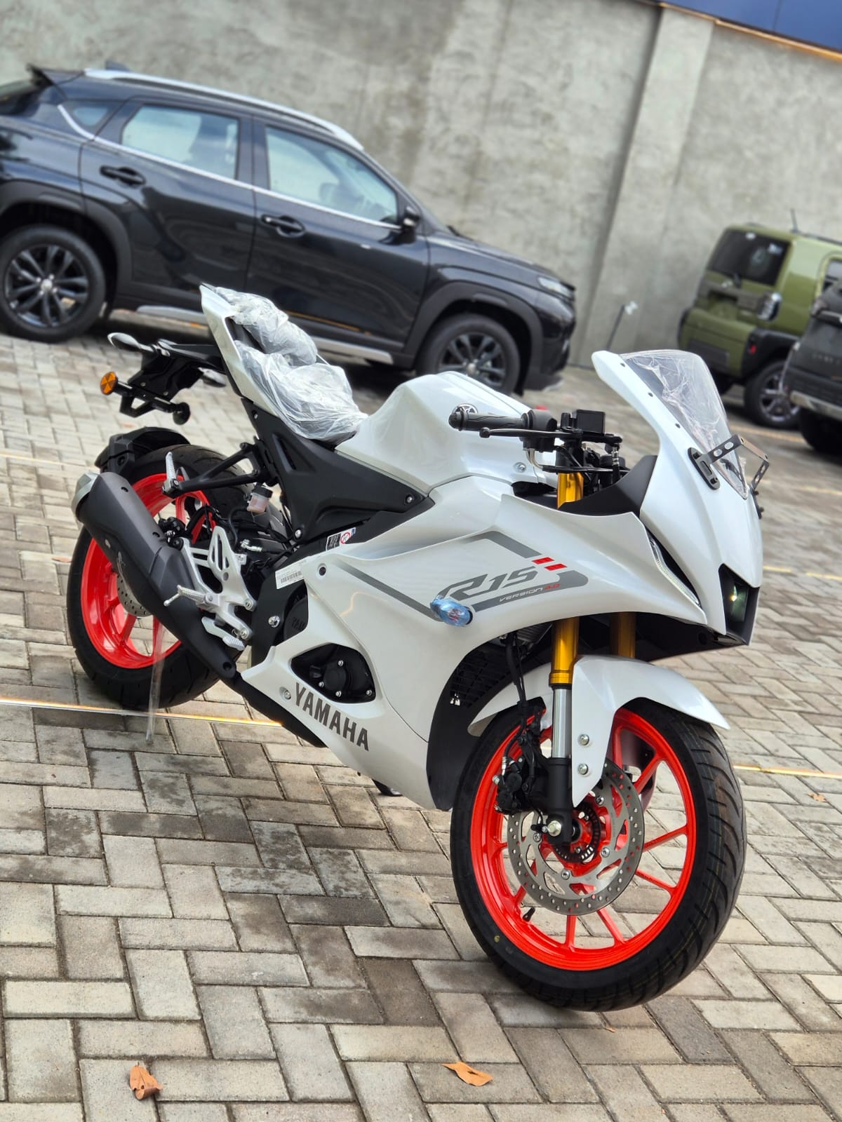 YAMAHA  R15M