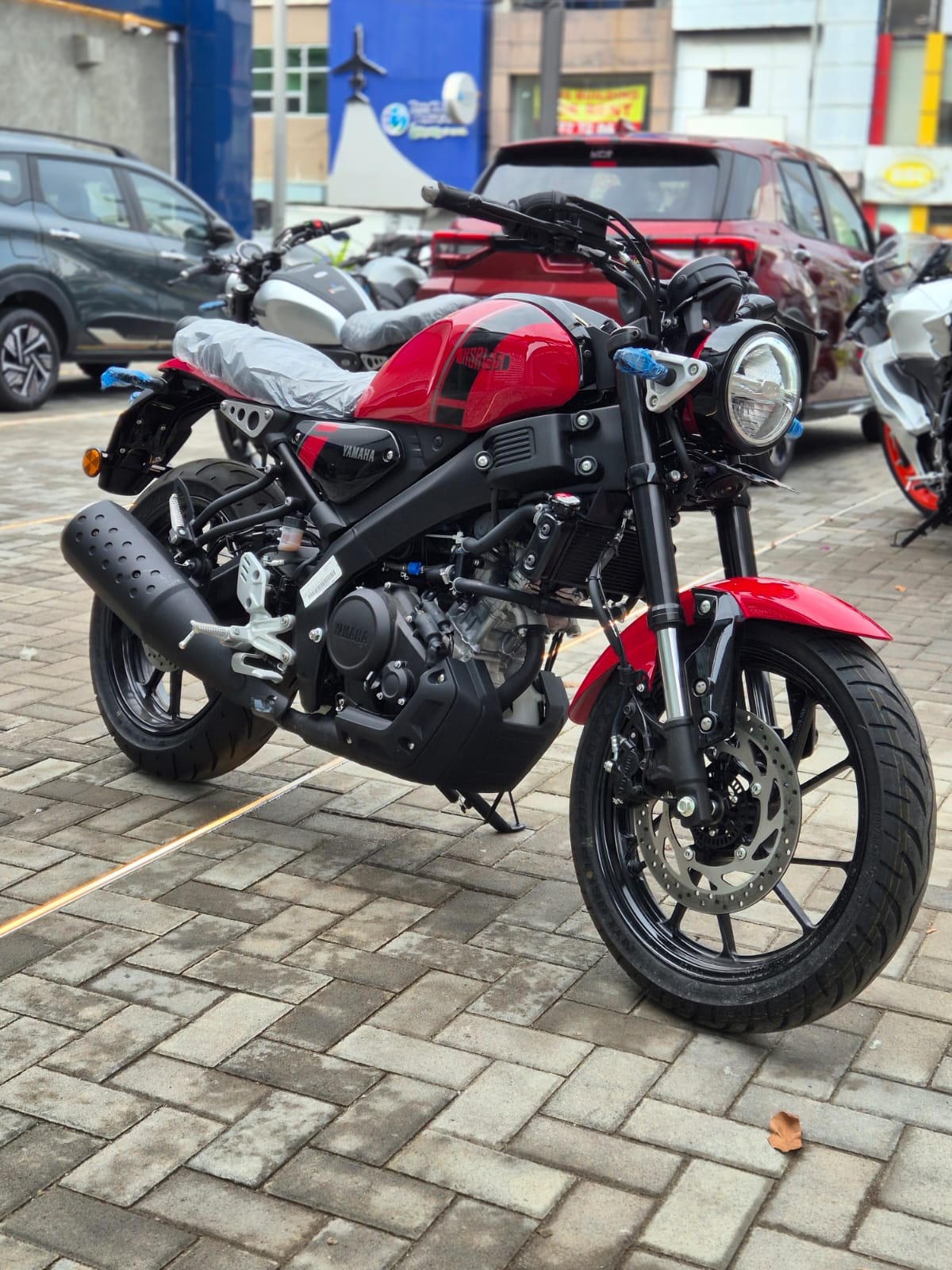 YAMAHA XSR