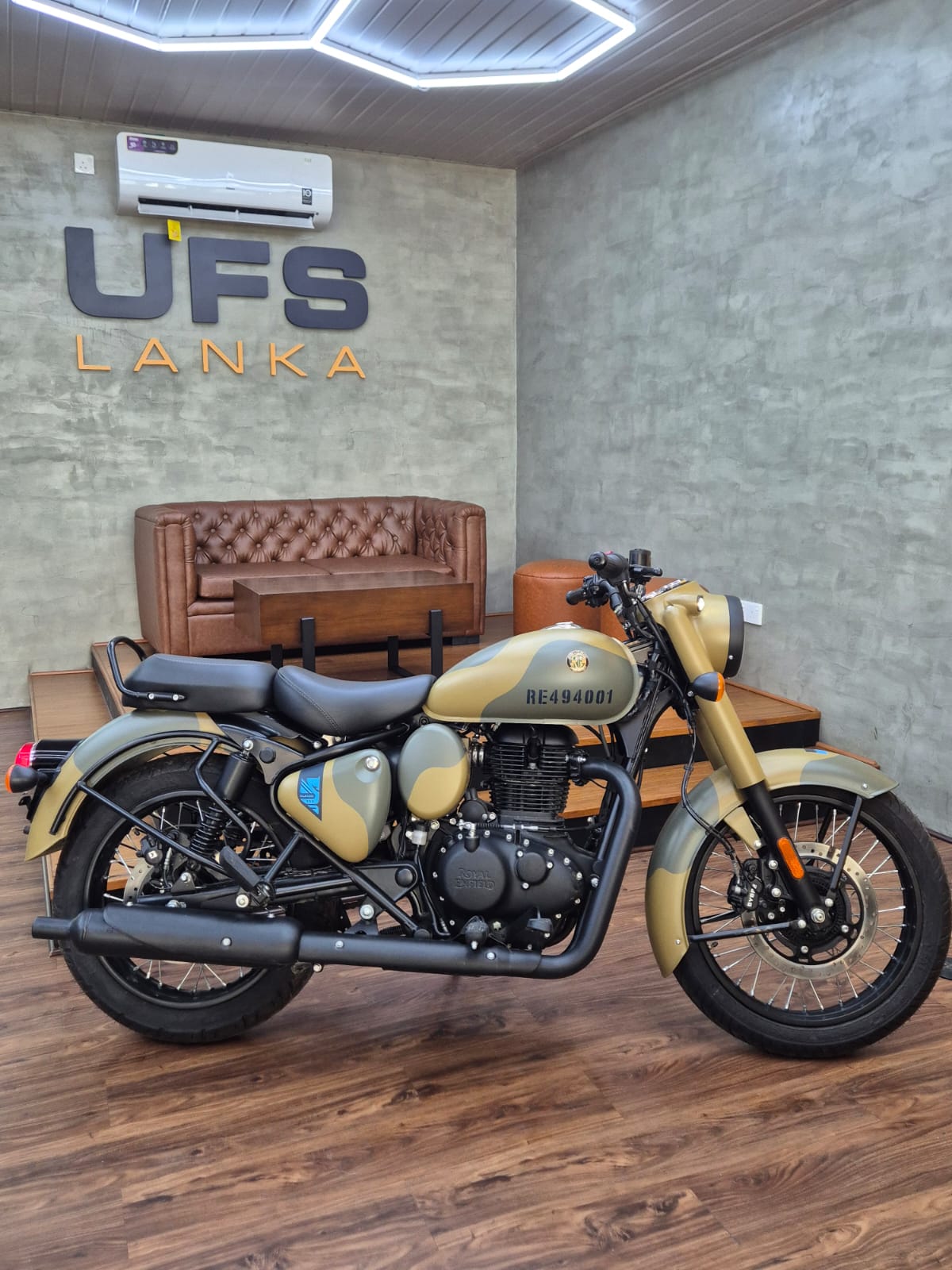 2026 Royal Enfield Classic 350 Commando Sand