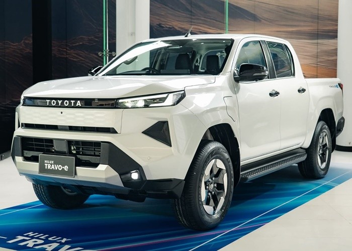 TOYOTA HILUX TRAVO-E 01111 XXXXXXXXXXXXXXXXX