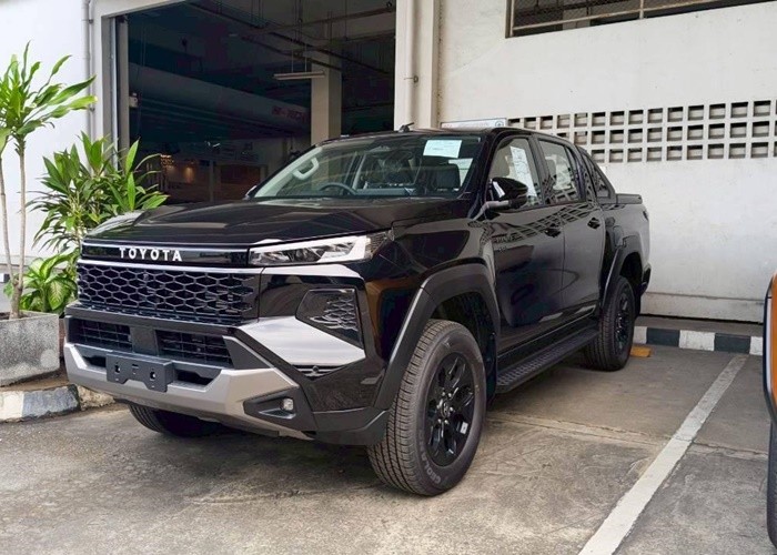 TOYOTA HILUX TRAVO OVERLAND PLUS 02411 XXXXXXXXXXXXXXXXX