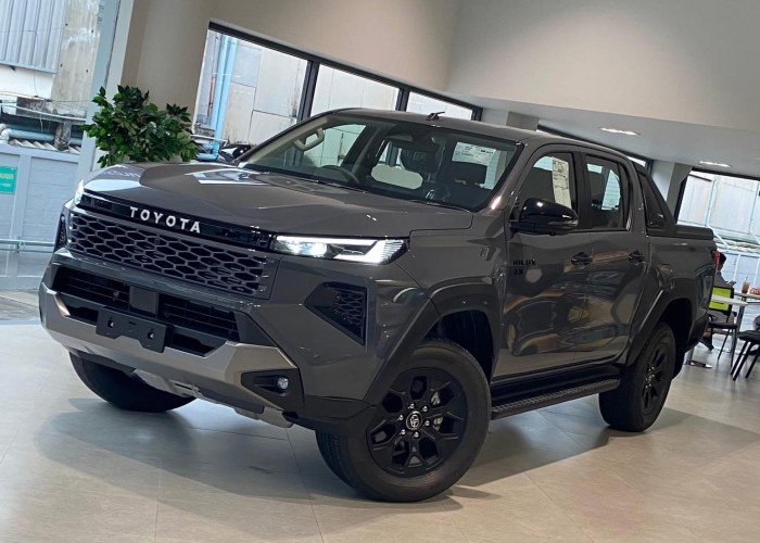 TOYOTA HILUX TRAVO DOUBLE CAB PRERUNNER 2.8 OVERLAND 01313 XXXXXXXXXXXXXXXXX