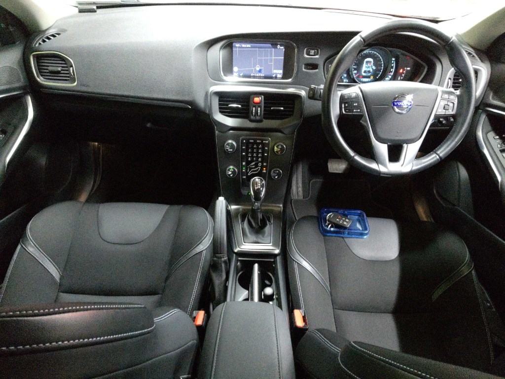 2013 VOLVO V40 4164T-2097599