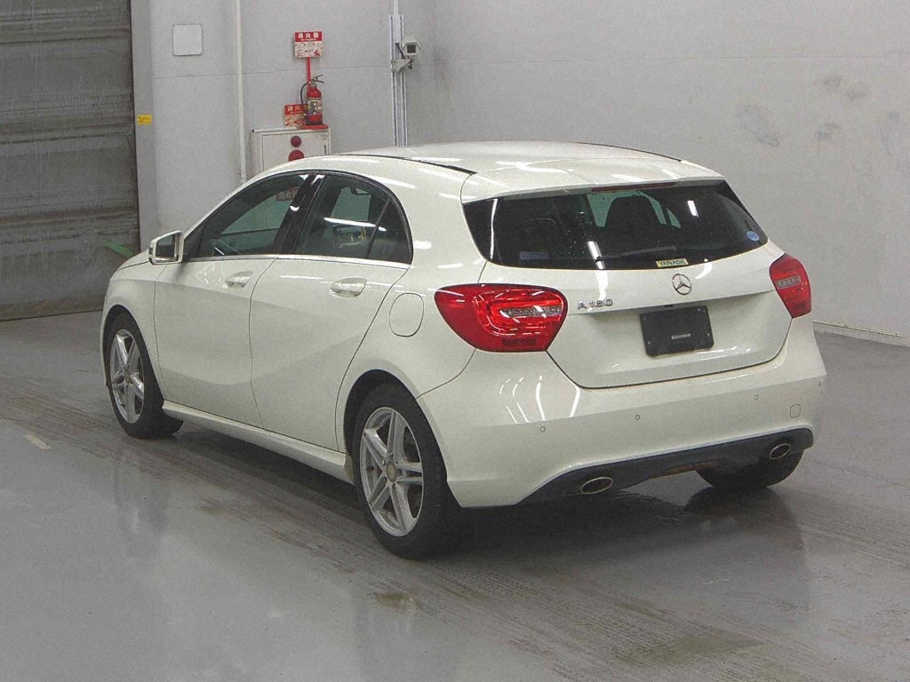 2013 MERCEDES A180 WDD1760422J151713