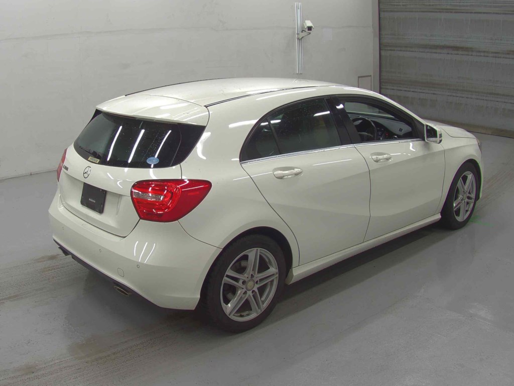 2013 MERCEDES A180 WDD1760422J151713