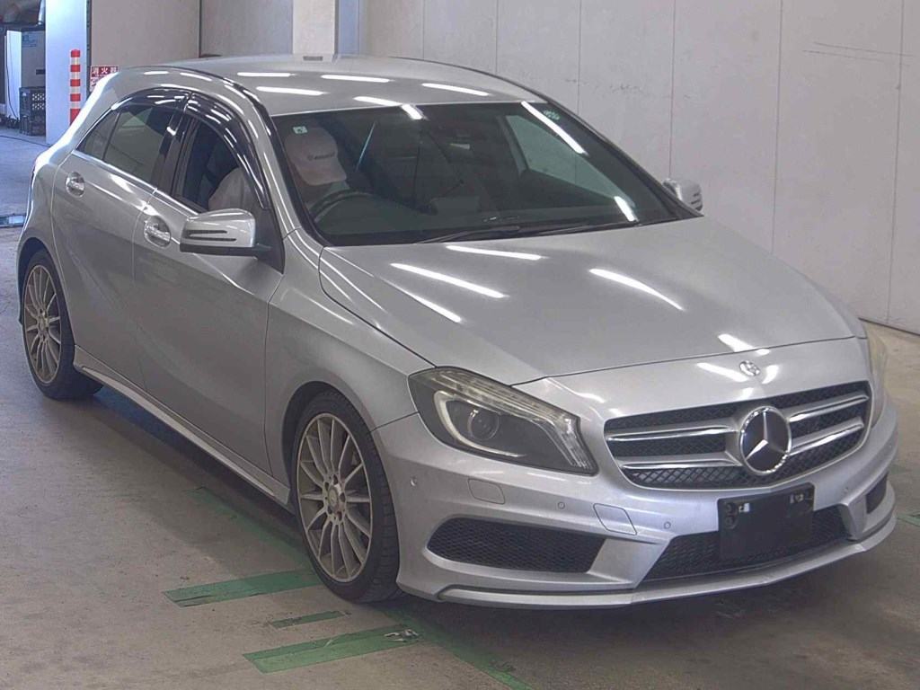 2013 MERCEDES A180 SPORTS WDD1760422J108150