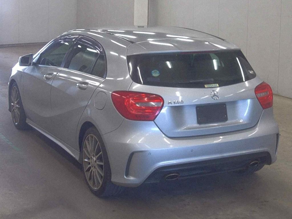 2013 MERCEDES A180 SPORTS WDD1760422J108150