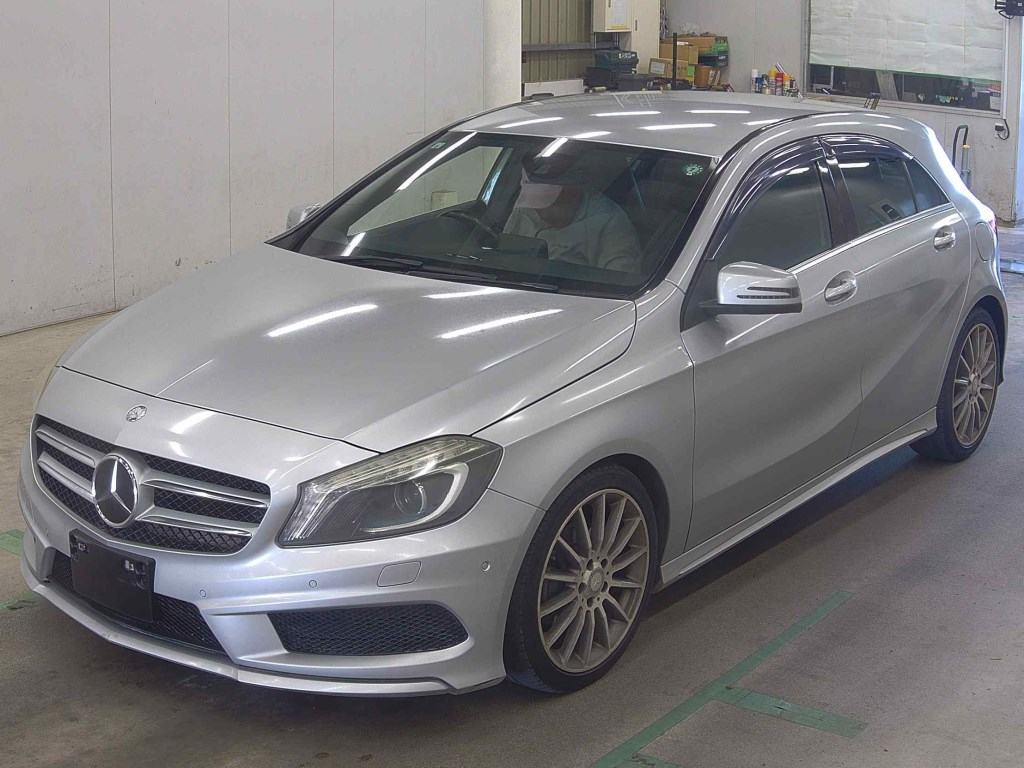 2013 MERCEDES A180 SPORTS WDD1760422J108150