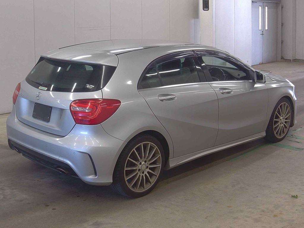 2013 MERCEDES A180 SPORTS WDD1760422J108150