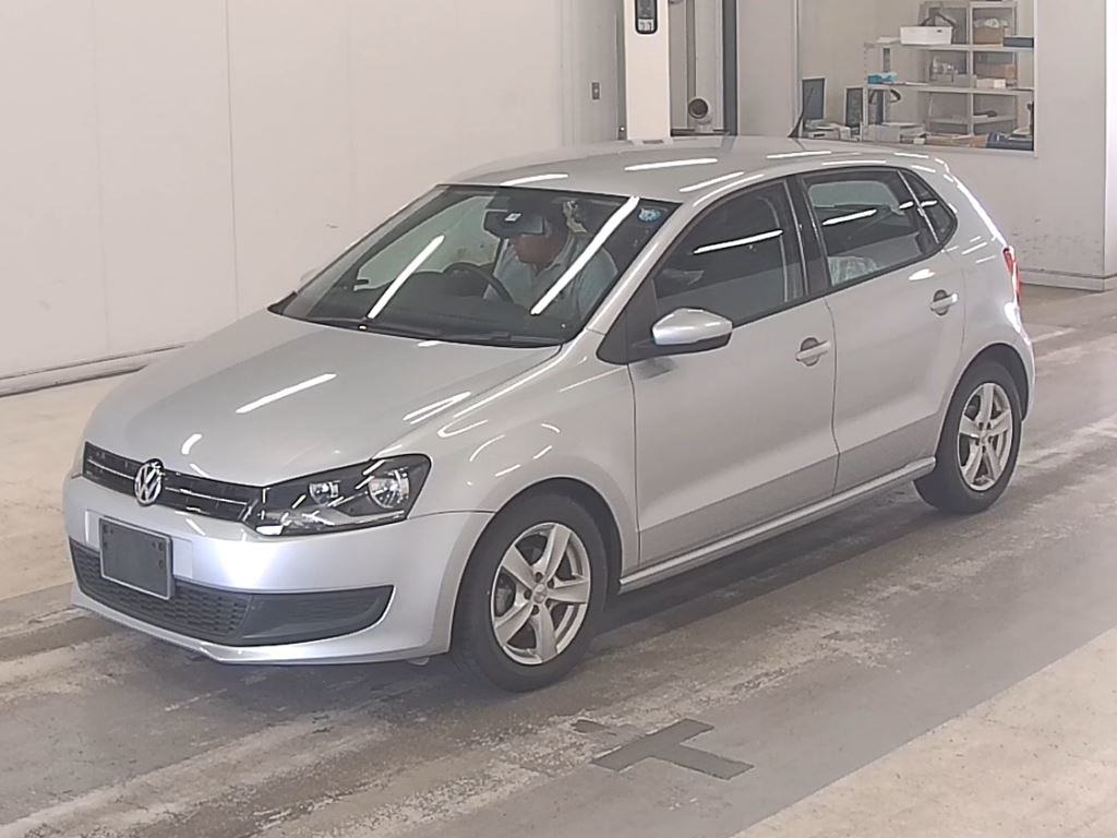 2011 VW POLO 9063