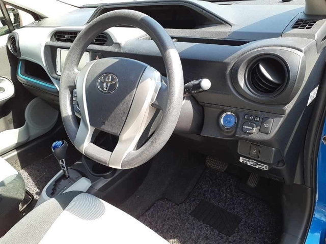 2012 TOYOTA AQUA NHP10-2141558