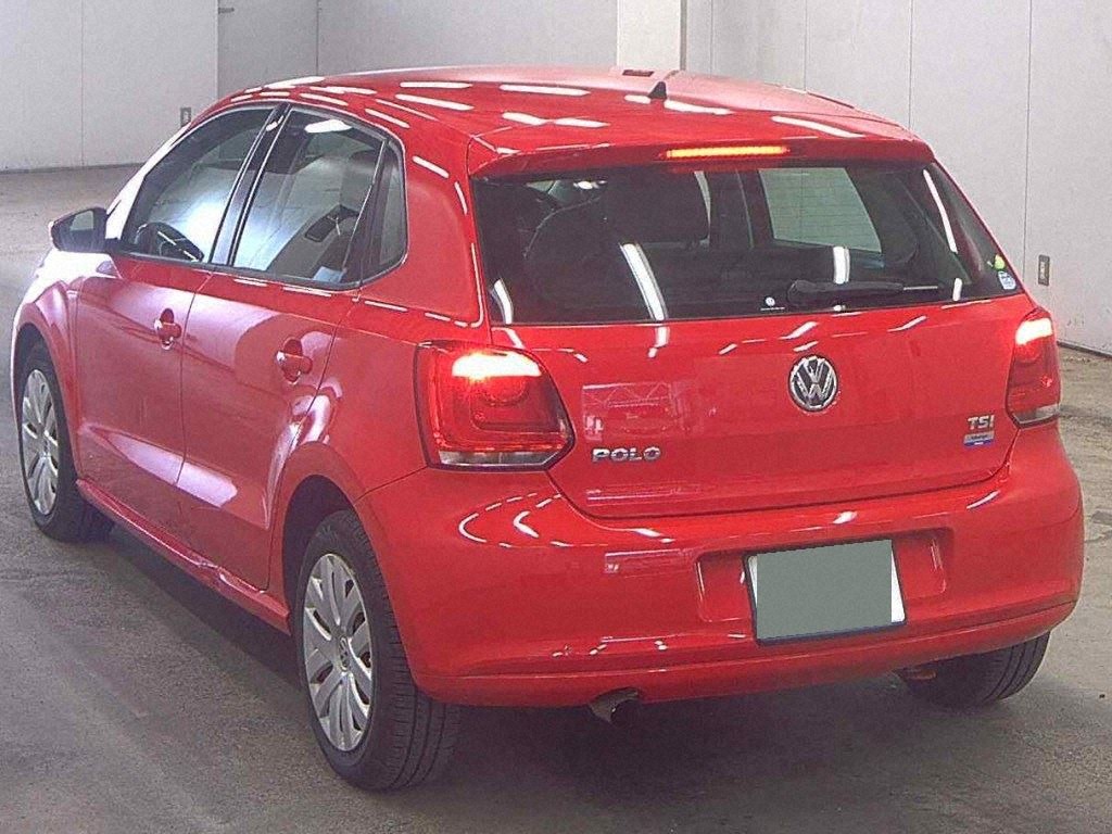 2010 VW POLO 074528