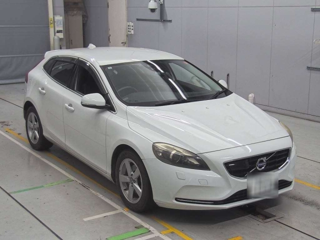 2013 VOLVO V40 YV1MV485BD2056481