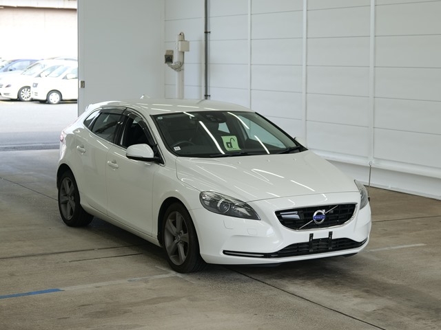2013 VOLVO V40 YV1MV485BE2079119
