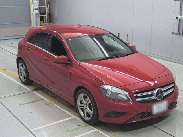 2013 MERCEDES BENZ A180 WDD1760422J096173