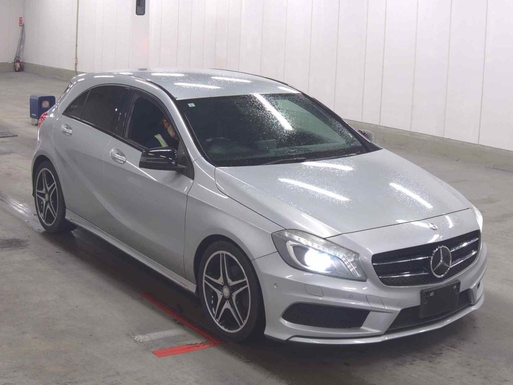2013 MERCEDES A180 SPORTS WDD1760422J094400