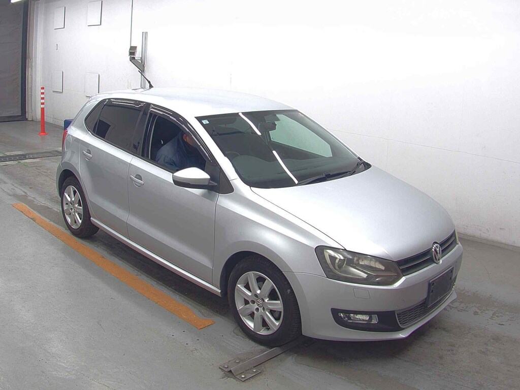2010 VW POLO 024716