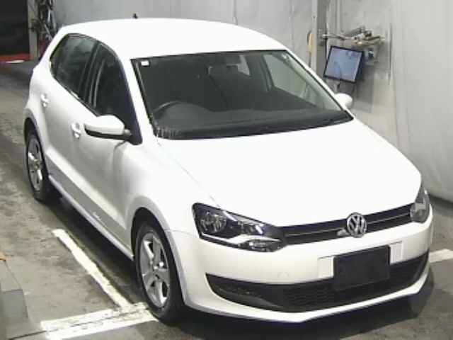 2011 VW POLO BU056570