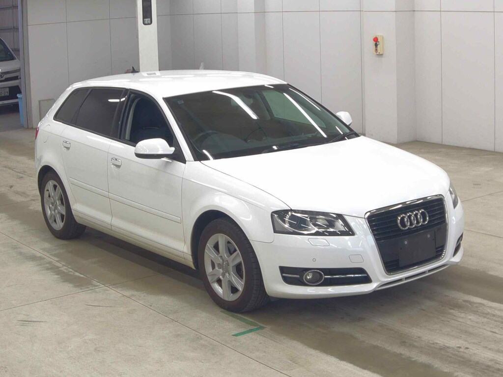 2011 AUDI A3 SPORTS 8PCAX-016673