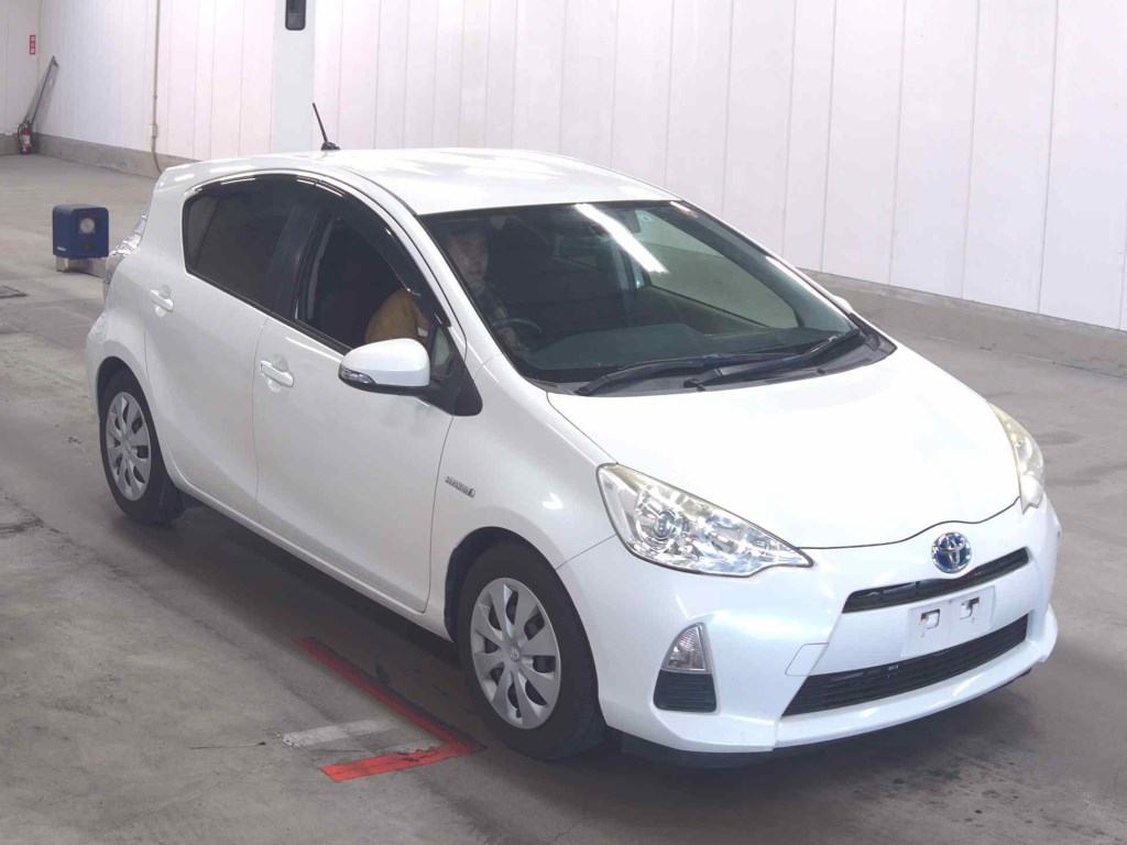 2013 TOYOTA AQUA NHP10-6182137