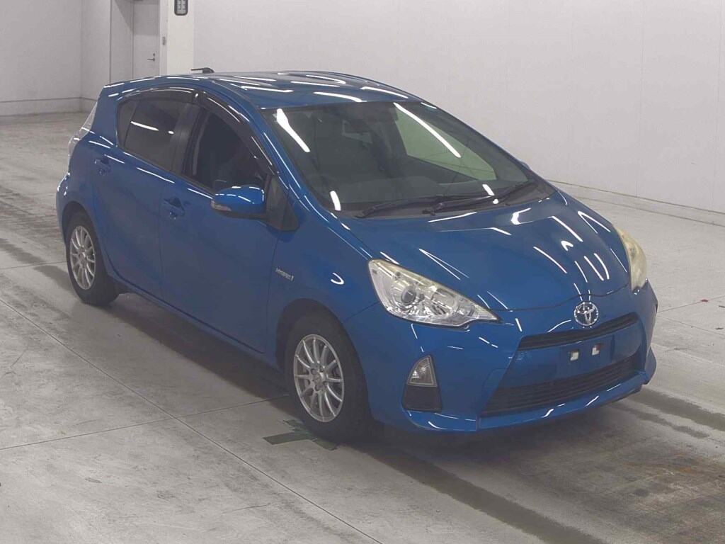 2013 TOYOTA AQUA NHP10-6230440