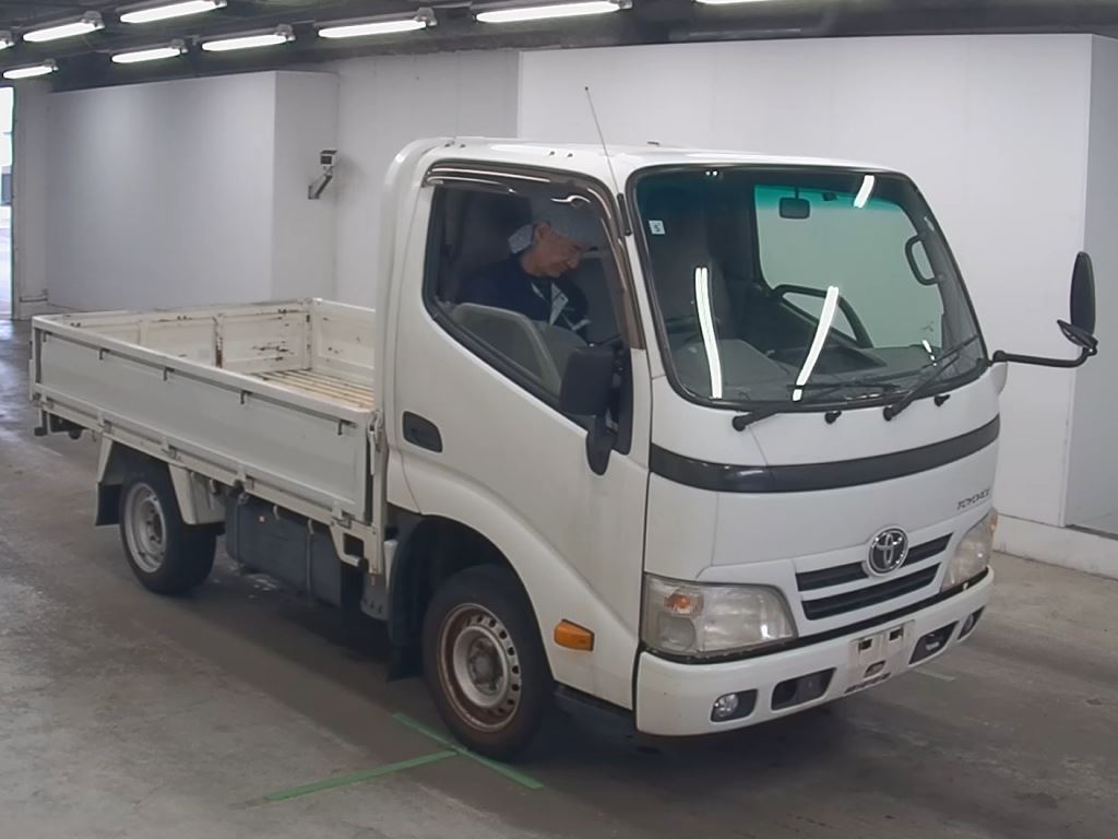 2013 TOYOTA TOYOACE TRY220-0111503