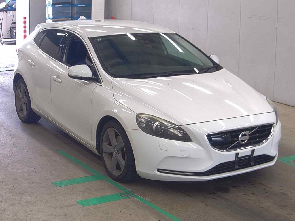 2013 VOLVO V40 2026011