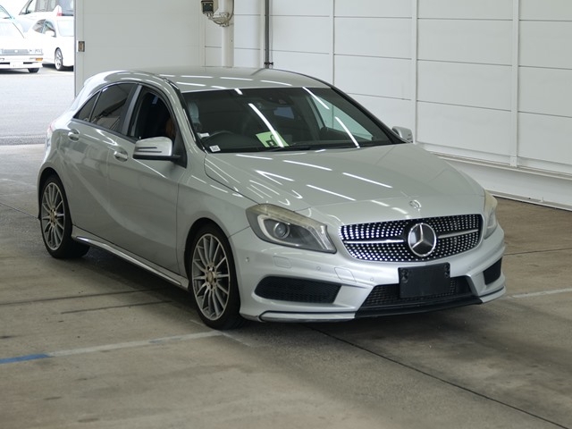 2014 MERCEDES BENZ A180 SPORTS WDD1760422J208145
