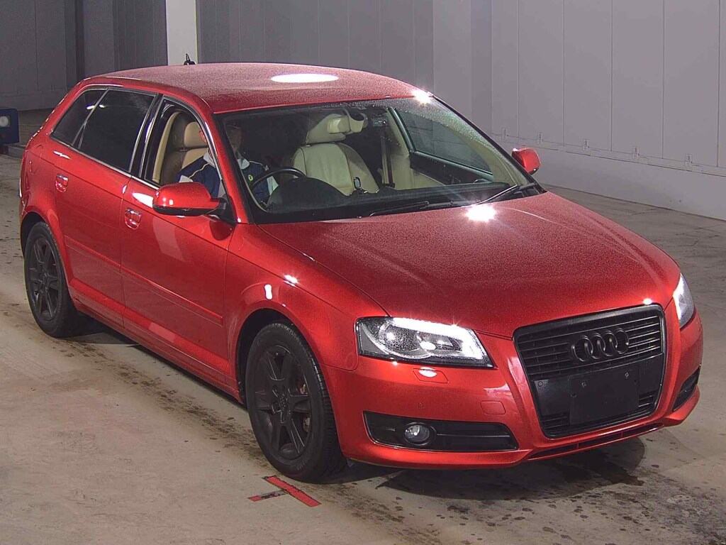 2011 AUDI A3 5D 122242