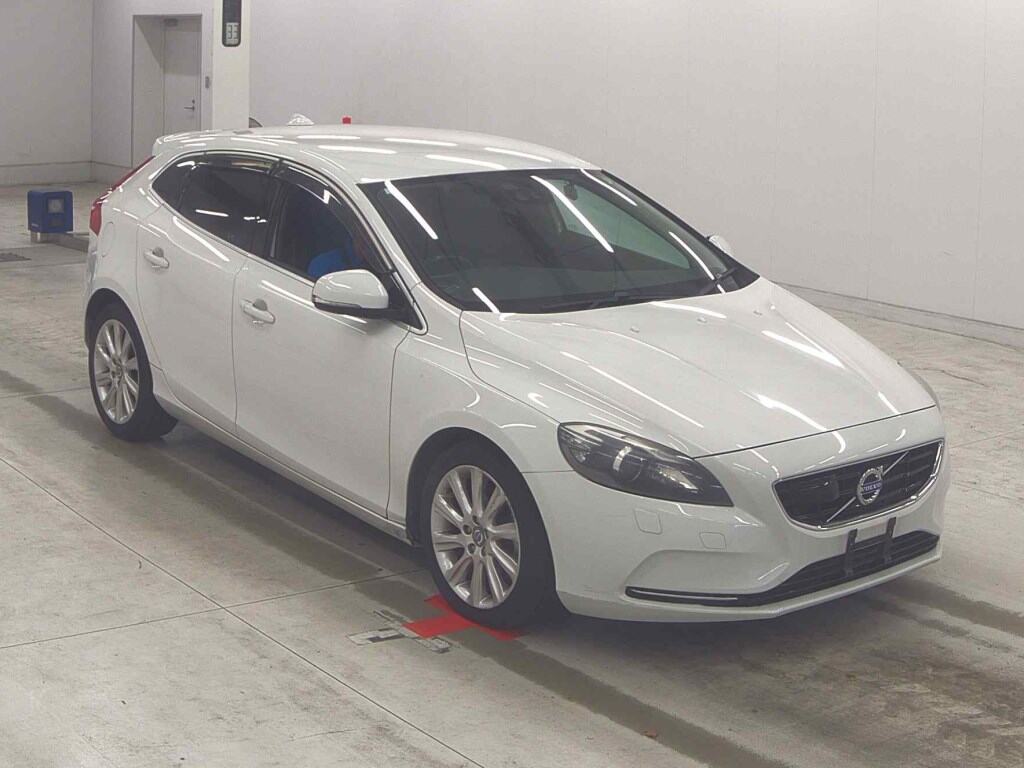 2013 VOLVO V40 YV1MV485BE2090788