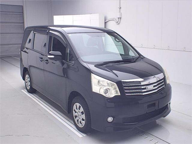 2010 TOYOTA NOAH ZRR70-0372693