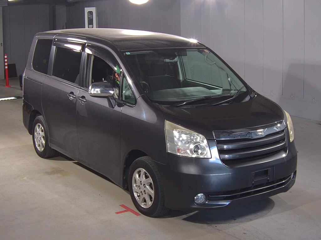 2008 TOYOTA NOAH ZRR70-0156760