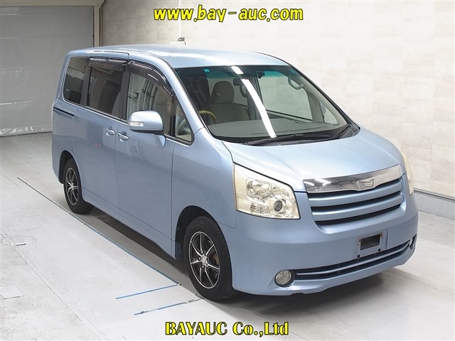 2007 TOYOTA NOAH ZRR70-0001549