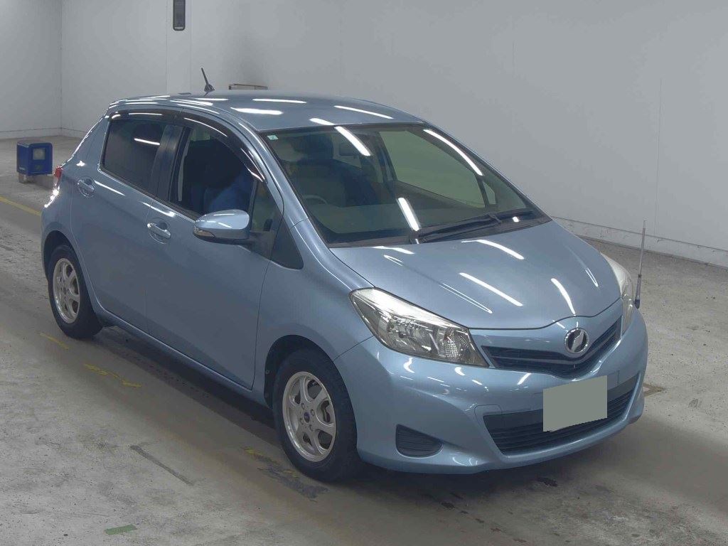 2013 TOYOTA VITZ NSP130-2108355