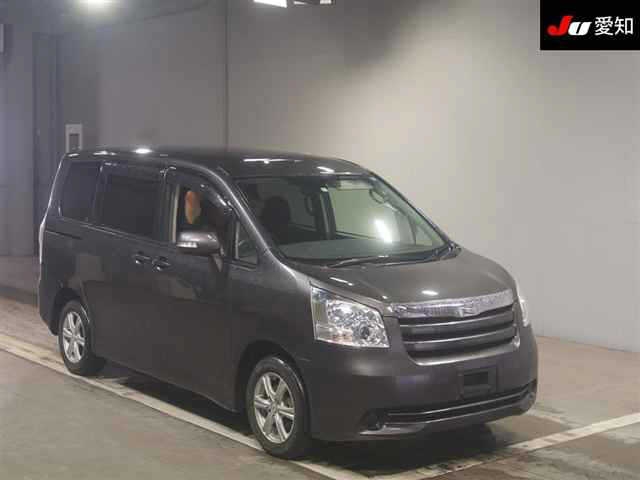 2010 TOYOTA NOAH ZRR70-0300906
