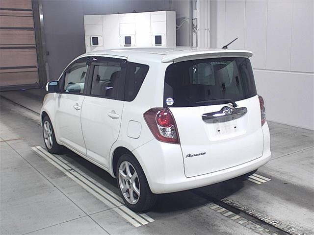 2010 TOYOTA RACTIS NCP100-2009360
