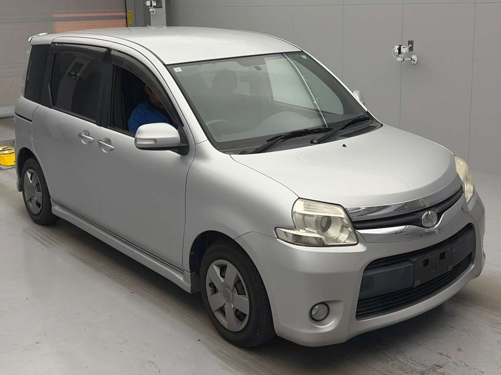 2011 Toyota Sienta NCP81-5141014