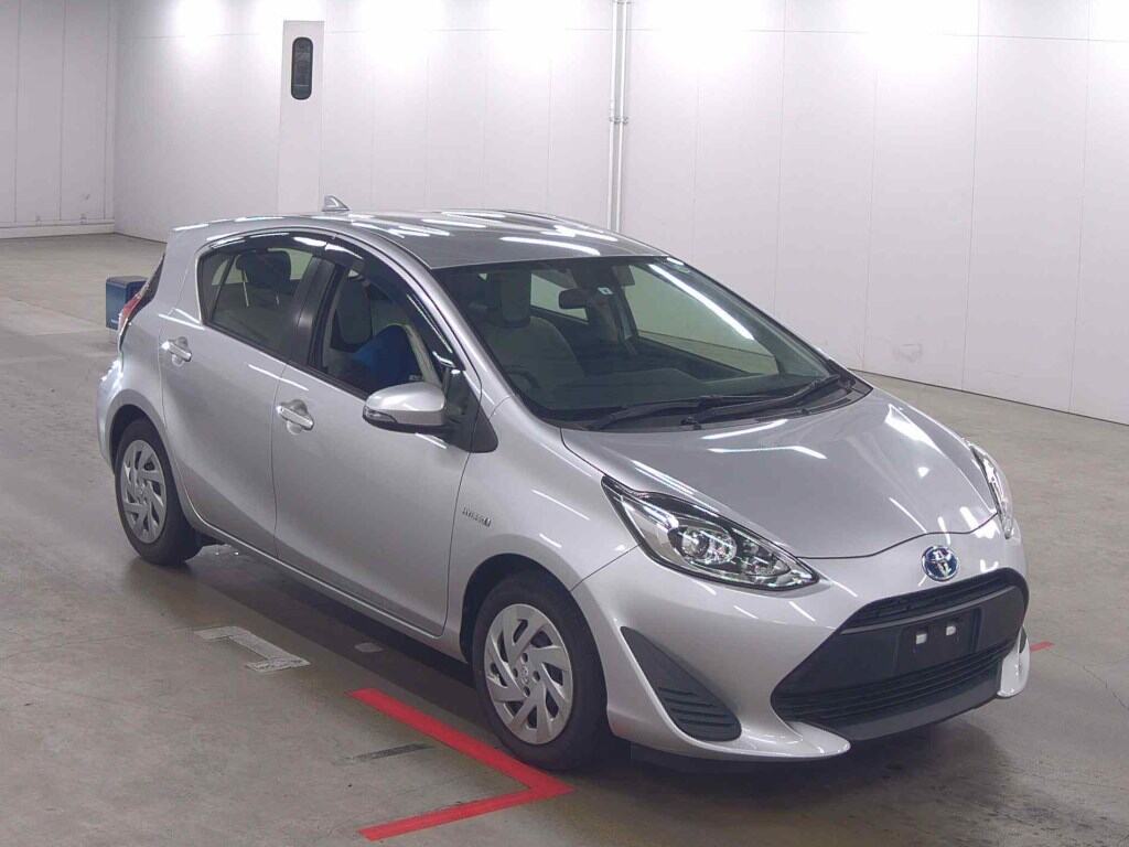 2017 TOYOTA AQUA NHP10-6630959