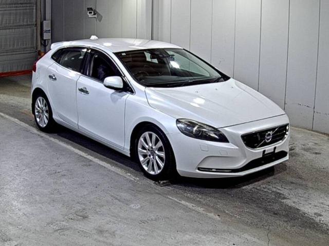 2013 VOLVO V40 YV1MV485BE2109319