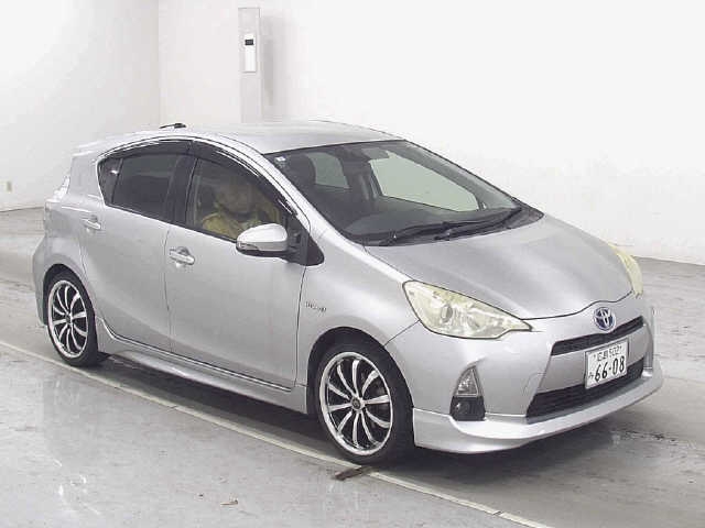 2013 TOYOTA AQUA NHP10-2183439