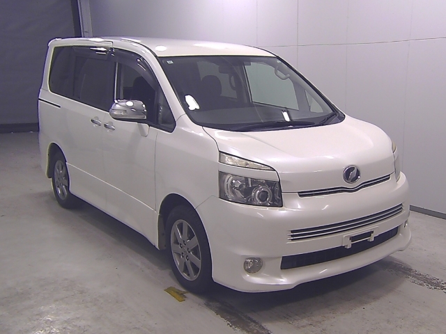 2009 TOYOTA VOXY ZRR70-0220351