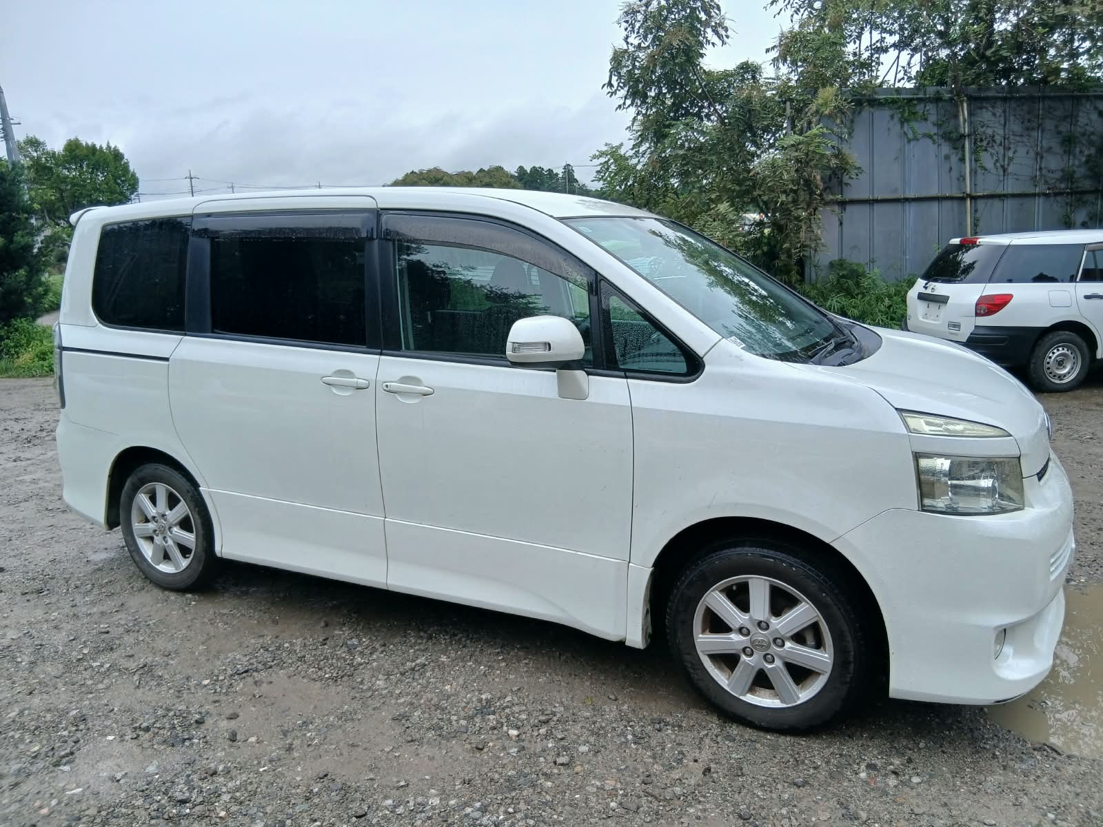 2009 TOYOTA VOXY ZRR70-0241540