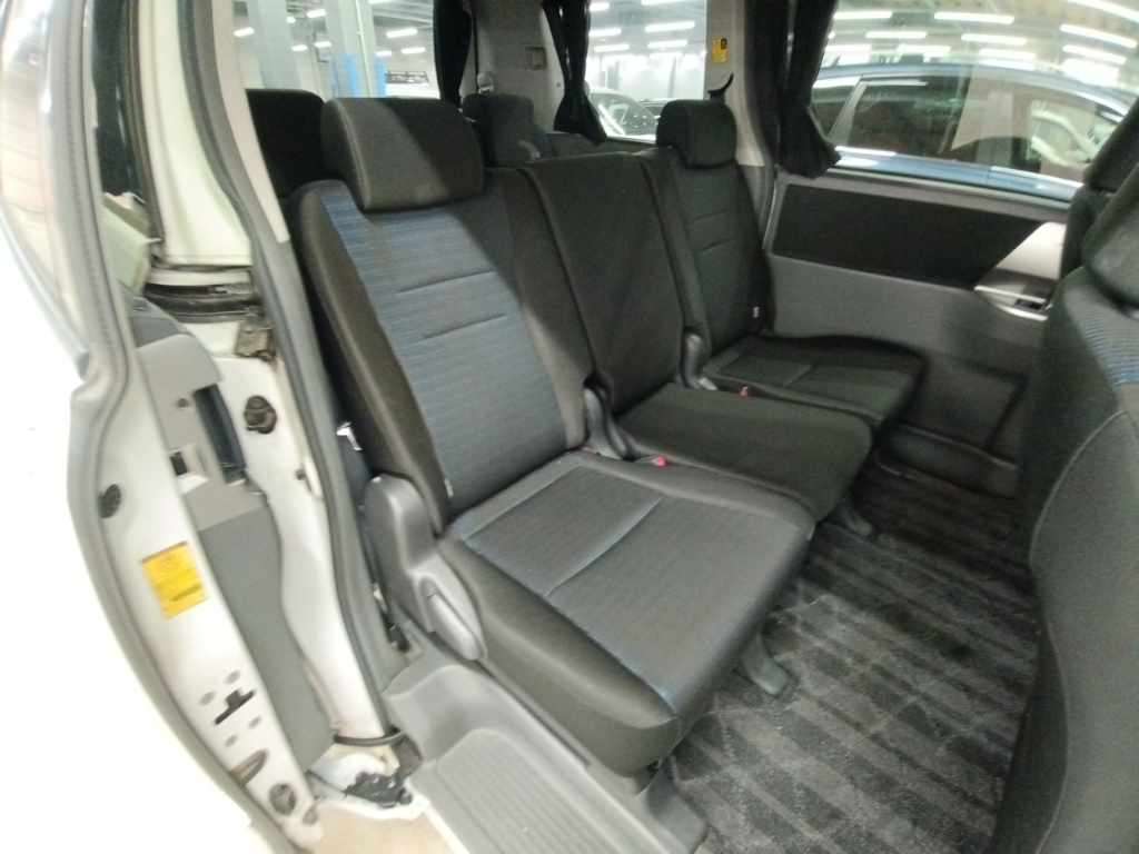 2009 TOYOTA VOXY ZRR70-0265314
