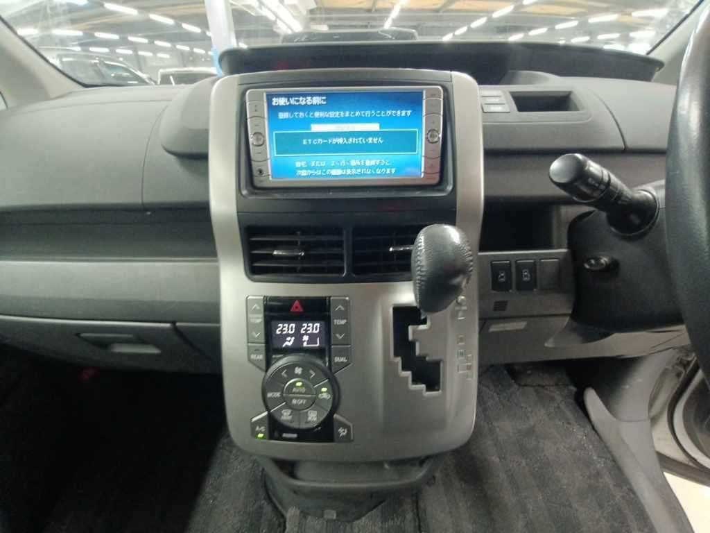 2009 TOYOTA VOXY ZRR70-0265314