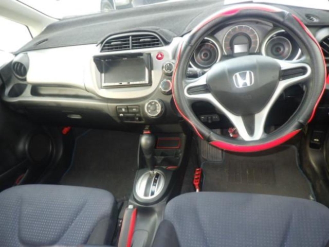 2010 HONDA FIT GE6-3000401