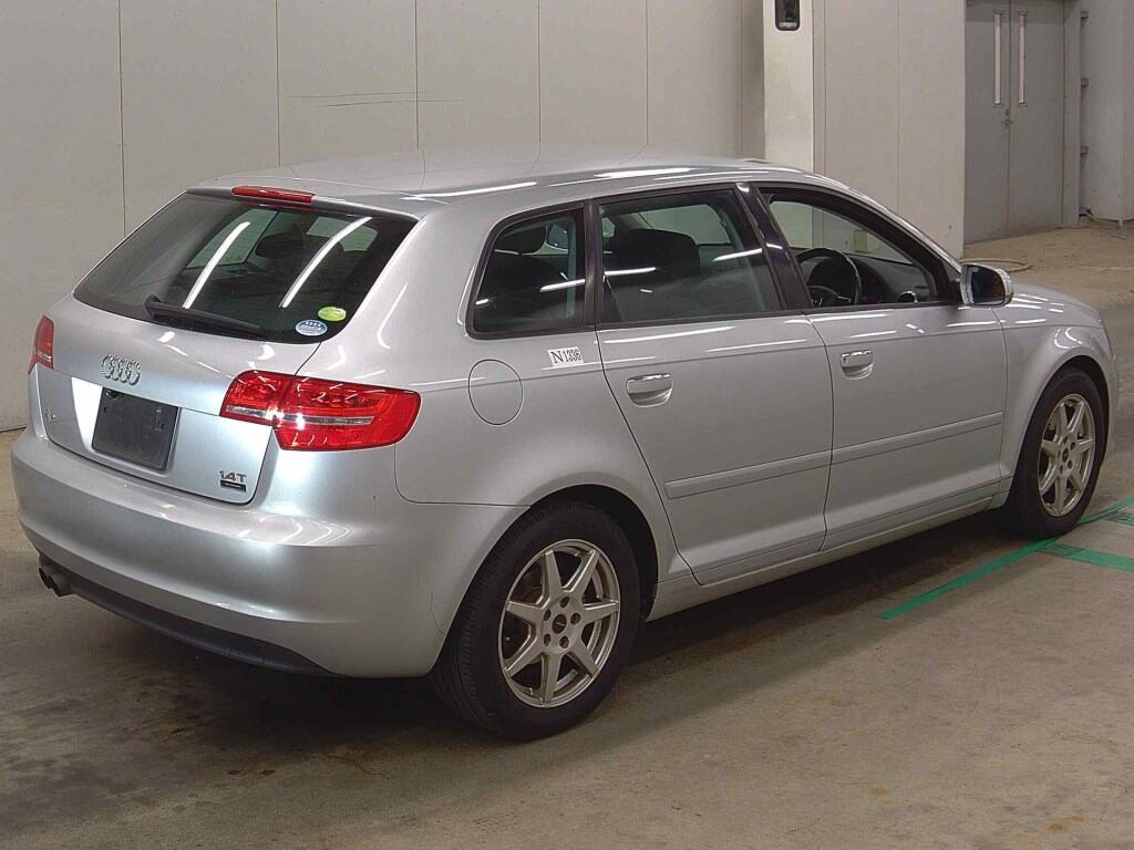 2011 AUDI A3 5D WAUZZZ8P8CA060817