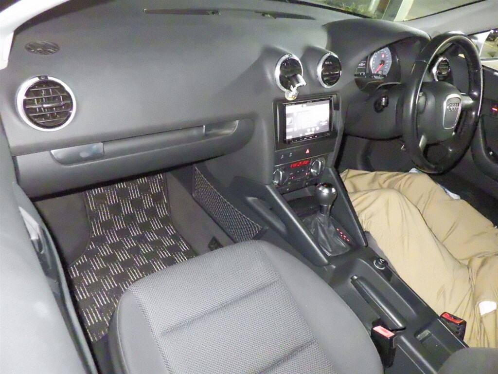2011 AUDI A3 5D WAUZZZ8P8CA060817