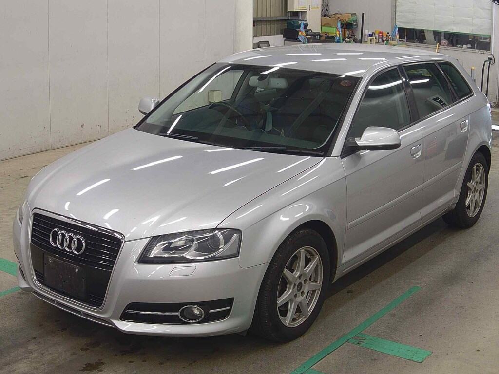 2011 AUDI A3 5D WAUZZZ8P8CA060817