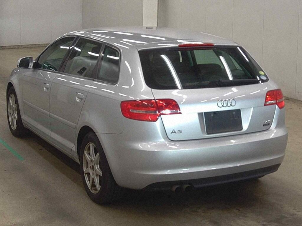 2011 AUDI A3 5D WAUZZZ8P8CA060817