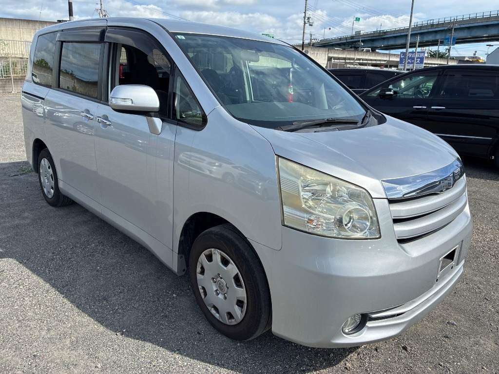 2009 TOYOTA NOAH ZRR70-0211475